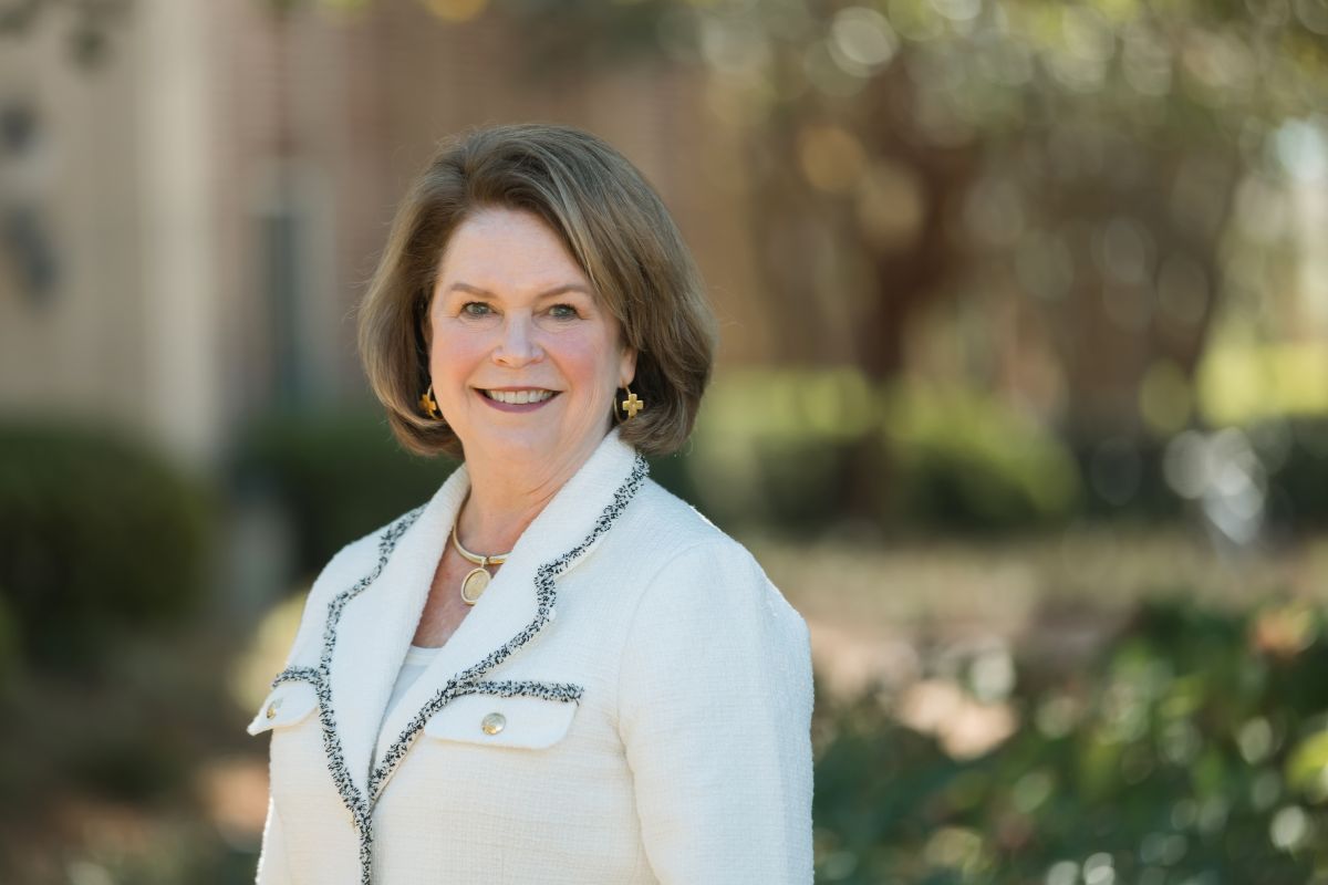 School of Business Distinguished Alumna of the Year 2022 photo