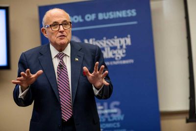 Rudy Giuliani speaking at Mississippi College